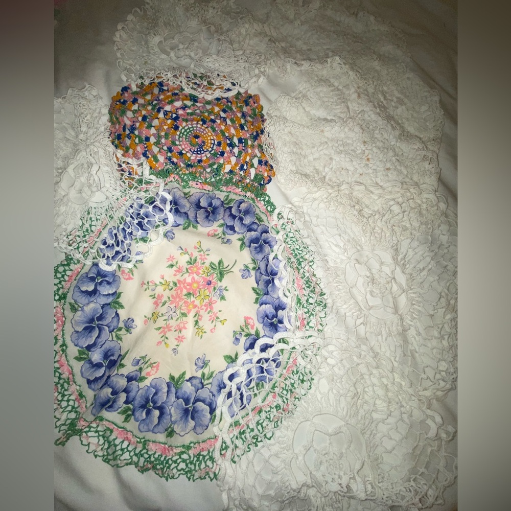 Vintage medium  place mats bundle 6 pieces